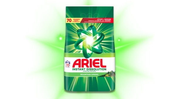 ARIEL DETERDŽENT ZA RUBLJE PRAŠAK MOUNTAIN SPRING 70 PRANJA 4, 55 KG